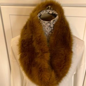 SNOOD Super Soft Faux Fir.